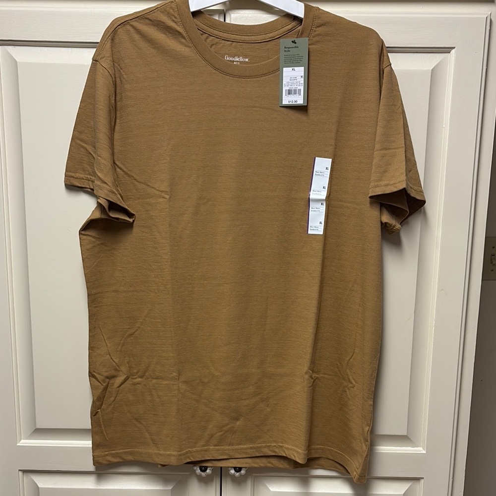 NWT bundle of three Goodfellow & Co Gold  Short Sleeve Tee